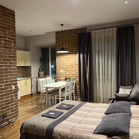 Vip Apartments ! Lviv Eksteriør bilde