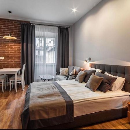 Vip Apartments ! Lviv Eksteriør bilde