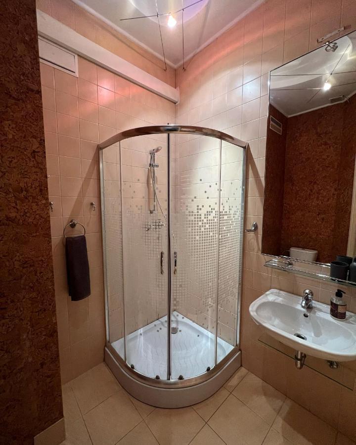 Vip Apartments ! Lviv Eksteriør bilde
