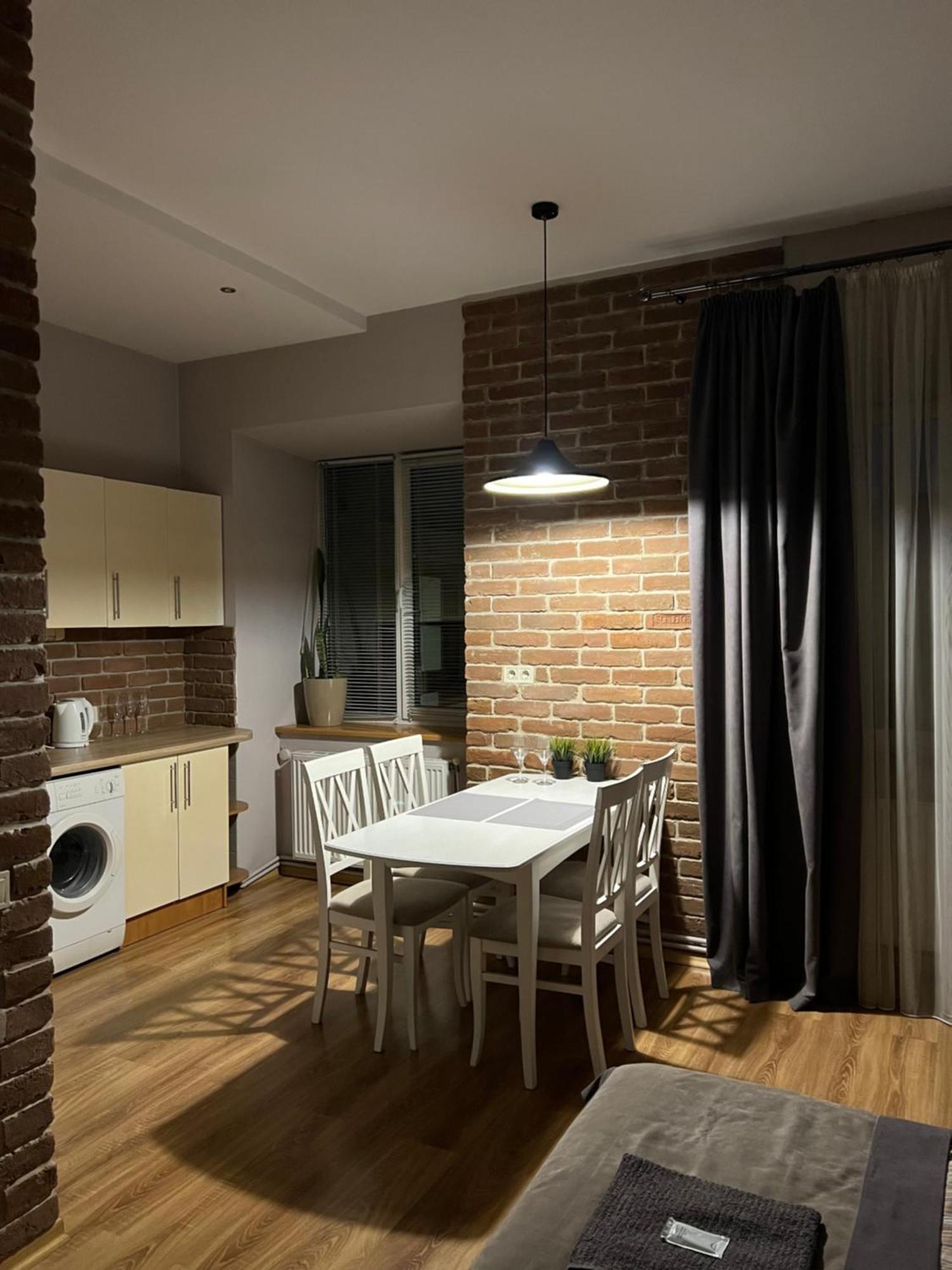 Vip Apartments ! Lviv Eksteriør bilde