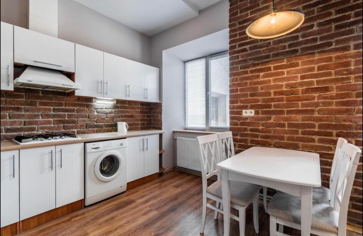 Vip Apartments ! Lviv Eksteriør bilde