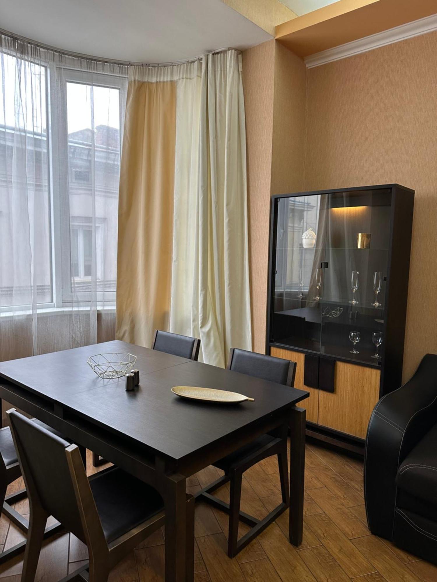 Vip Apartments ! Lviv Eksteriør bilde