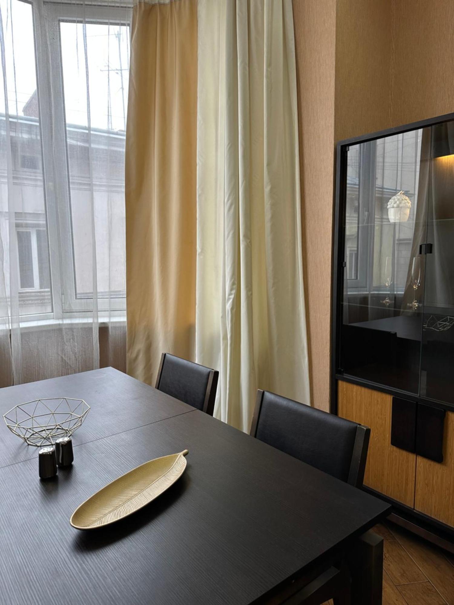Vip Apartments ! Lviv Eksteriør bilde