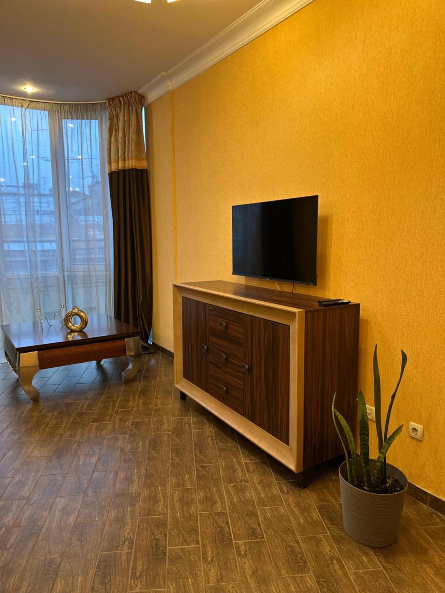 Vip Apartments ! Lviv Eksteriør bilde