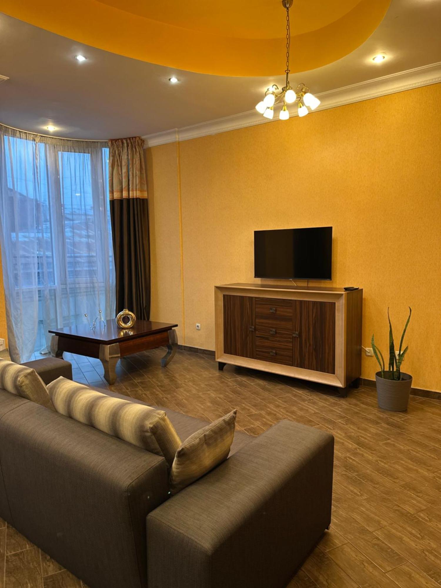 Vip Apartments ! Lviv Eksteriør bilde